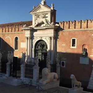 Damiana Venecia